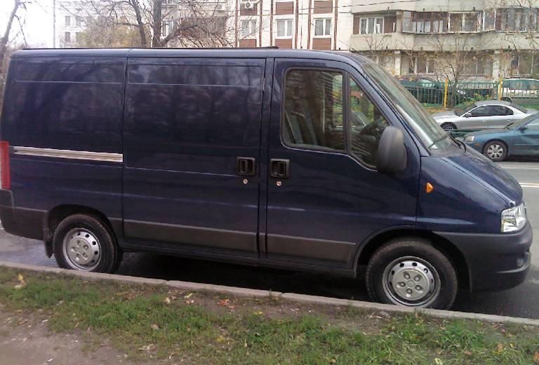 Заказать машину перевезти домашние вещи из Отрадное в Брянск